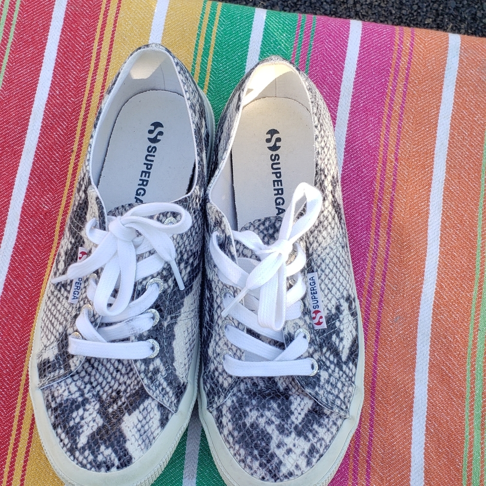 Superga shoes size 7.5 used once - Picture 2 of 7